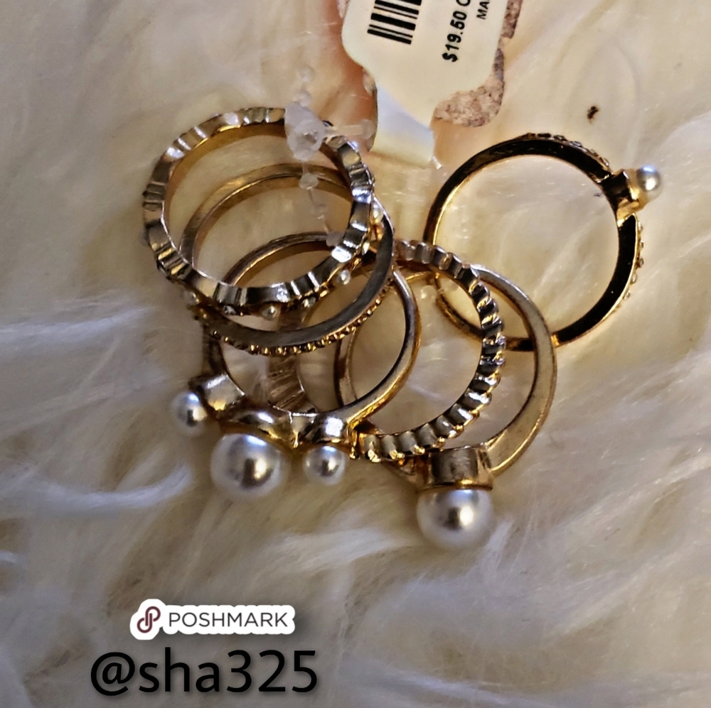 Gold, pearl ring set